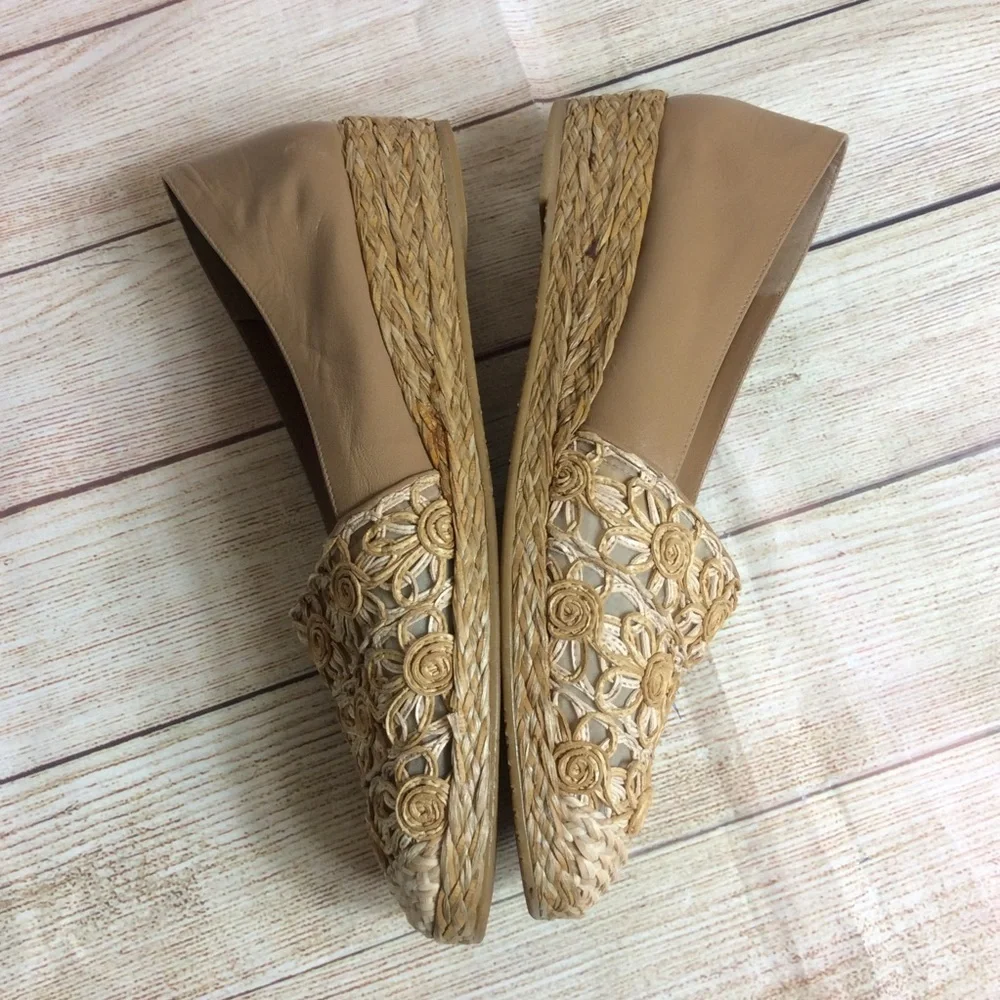 Stuart Weitzman leather espadrille brown. Size 8.